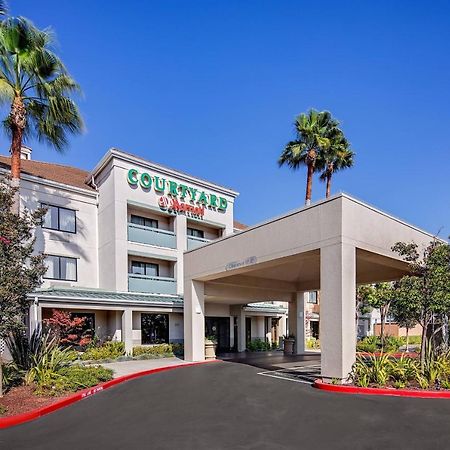 Готель Courtyard By Marriott Oakland Airport Екстер'єр фото
