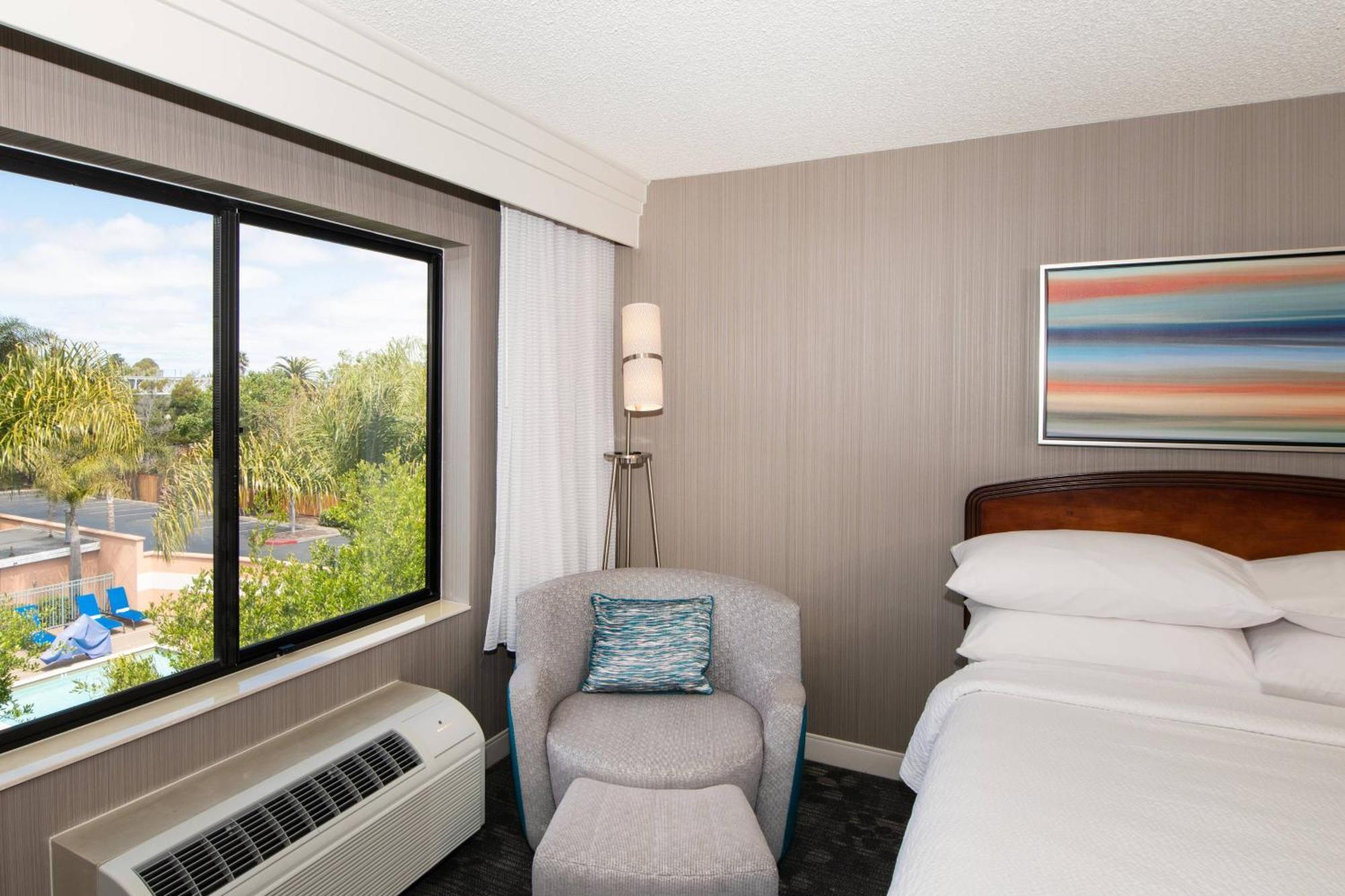 Готель Courtyard By Marriott Oakland Airport Екстер'єр фото