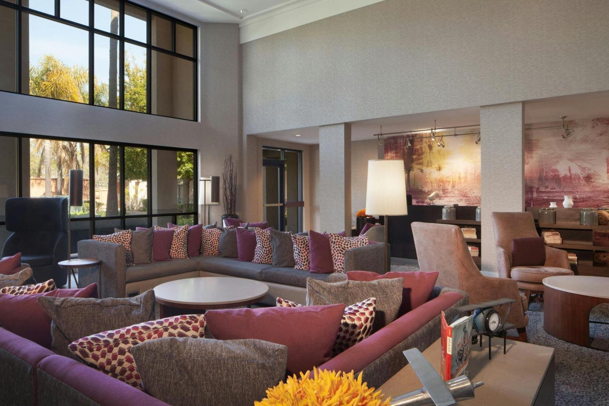 Готель Courtyard By Marriott Oakland Airport Екстер'єр фото